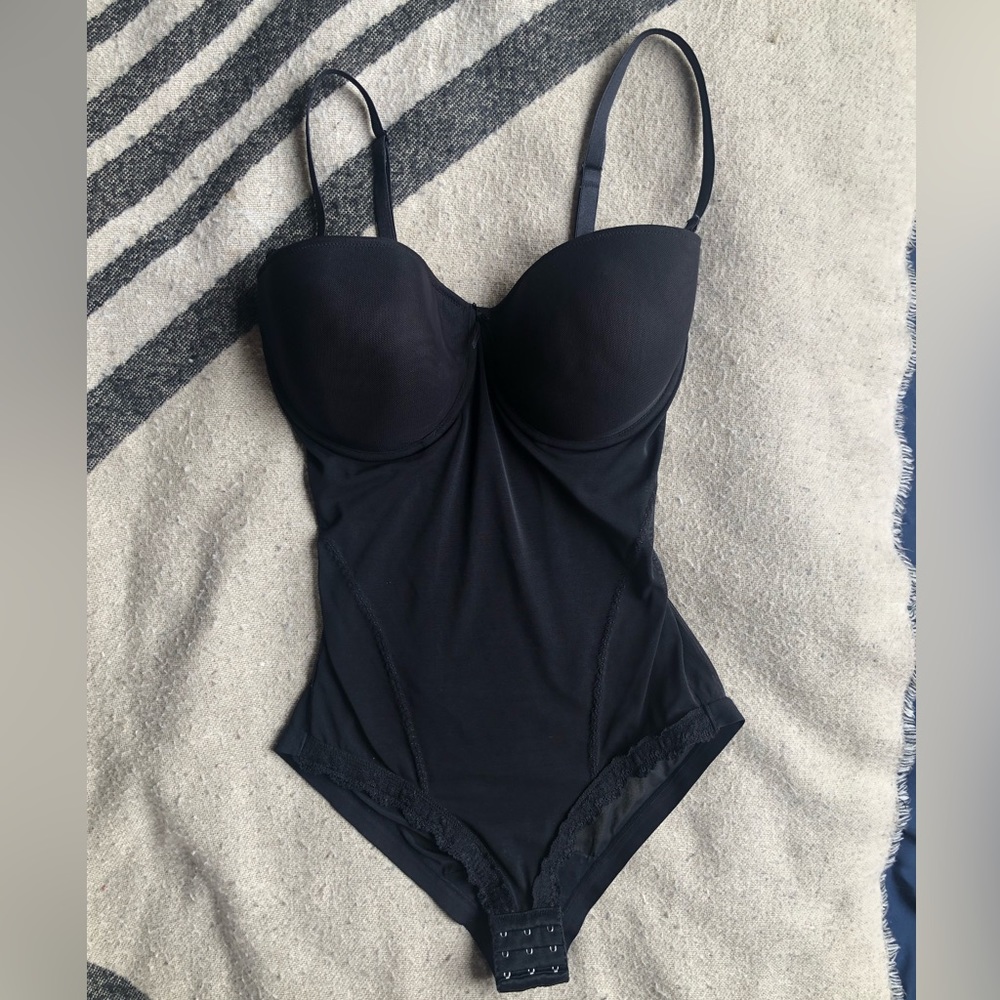 Splendour Black strapless shaping bodysuit in size 34E